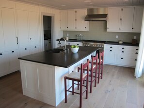Oyster Pond at Chatham Townhome 32 Kitchen