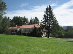 view of house from private drive