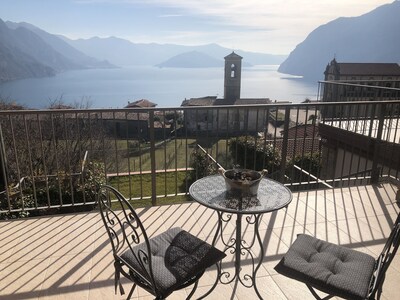 Apartment with panoramic views of Lake Iseo