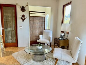Open floor sitting  area beside the Kitchen
