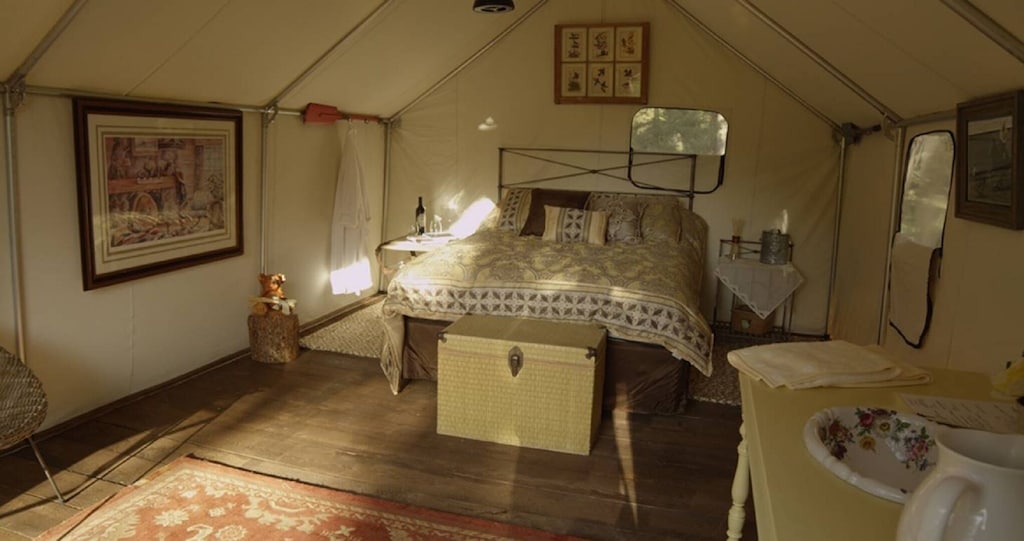 Glamping Tent II, Located On 80 Acre Glamping Tents on 80 Acre Ranch near