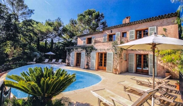 Your dream vacation in the sun of the French Riviera!