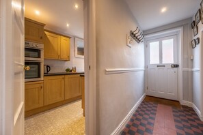 The Cabin, Wells: Front entrance hallway