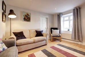 The Cabin, Wells: Sitting room with comfortable seating