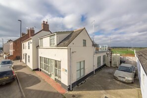 Springbank, Wells-next-the-Sea: Front and side elevation
