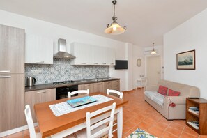 Fully equipped kitchen living area