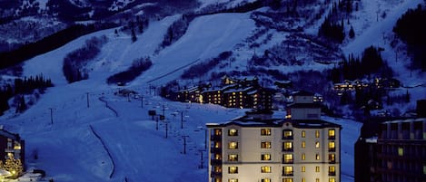 Sheraton Steamboat sits right at the base of the mountain. True ski-in/ski-out! 