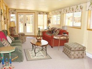 View toward front door in 'Colorado Room'