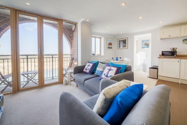 Quayside Lookout, Wells-next-the-Sea: Incredible views