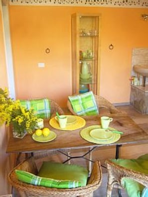 Villa La Rogaia Appartement I Cuccioli - alles in hellen warmen Farben 