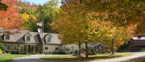 Main House - Open Air Pavilion - Reception Barn