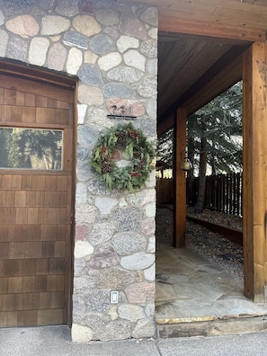 231 Entry, Right Side of House - Covered Walkway