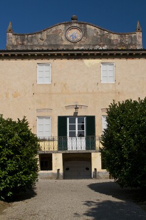 Ingresso sud della Villa