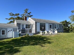 Well maintained home on 3 acre private lot! 