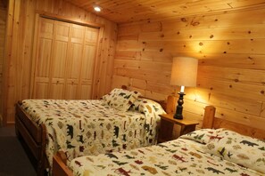 2nd bedroom - very large room with 2 full bed and large closet