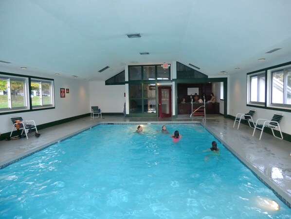 Indoor pool & spa