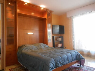 Apartment "Les Palmiers" with golf and swimming pool