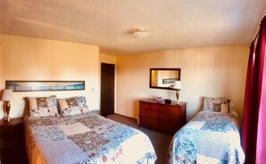 Woodside2023220Bedroom