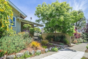 The house is on a quiet tree lined street only 6 blocks from downtown Berkeley