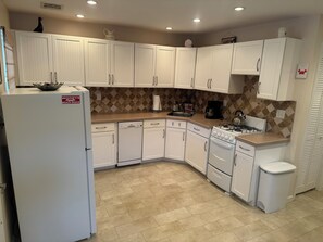 Full Kitchen