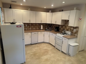 Full Kitchen
