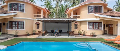 6 BHK villa with private swimming pool