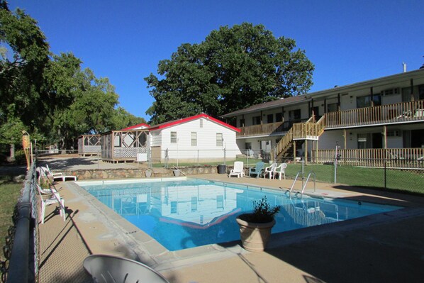 The poolside 6 bdrm at Cottage 6 plx
