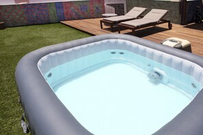 Bain à remous extérieur