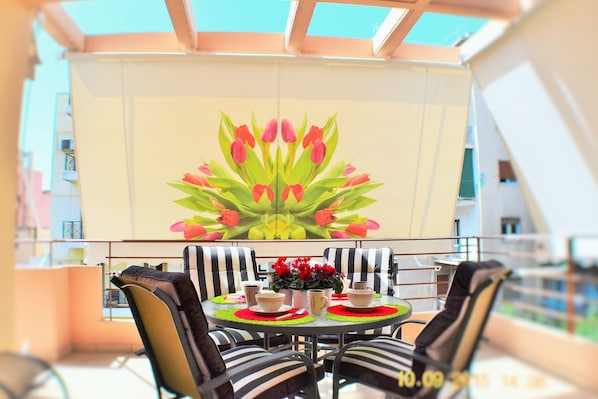 Sunny Terrace 