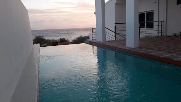 Your own private infinity pool with amazing ocean views .