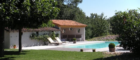 Piscine et pool house