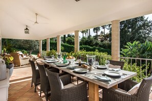 Outdoor dining