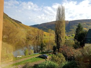 Ausblick von dem 2. Schlafzimmer im Dachgeschoss wo auch das Duschbad ist