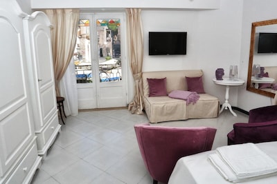 Beautiful Apartment in the Center of Taormina