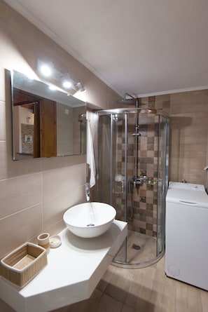 Bathroom,Shower,Washing Machine