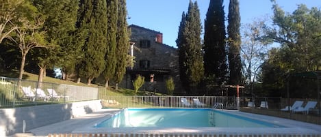 +39 333 4643606. agriturismo calcinaia sul lago 