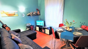 living-dining room, TV, DVD; Wifi.-internet
