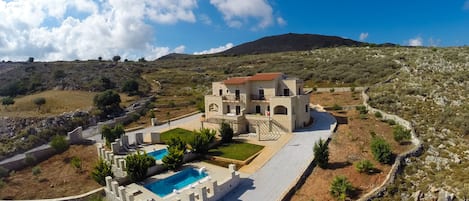 The two villas from above