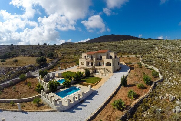 The two villas from above