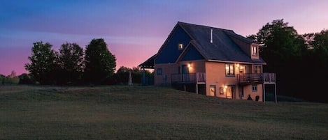 Dusk at the Valley View cabin