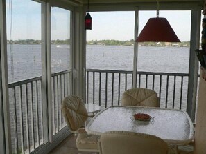Wrap Around Balcony - 3rd floor condo