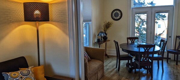~accommodation in Stratford for the discerning traveller~