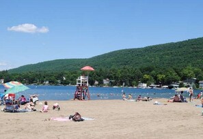 Million Dollar Beach in walking distance 