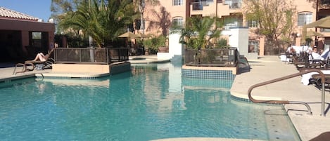Comfortable temperature-controlled pool & sauna to relax & enjoy fun in the sun