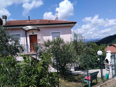 20 minutes from the Cinque Terre Family apartment with garden and barbecue