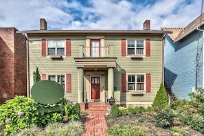 One guest suite in former Bed and Breakfast