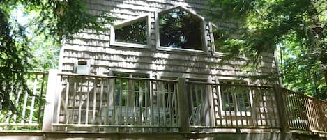 front view with deck