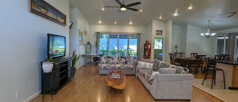 High ceilings and a open floor plan.