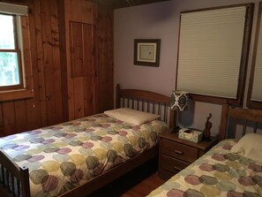 Bedroom with twin beds.