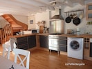 la Petite Bergerie, kitchen and dining area 